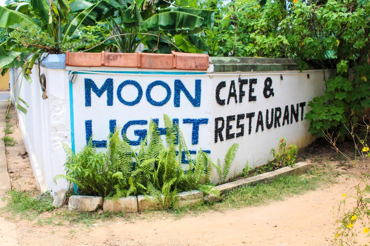 Moon Light Guest Bed and Breakfast Mirissa Exterior foto